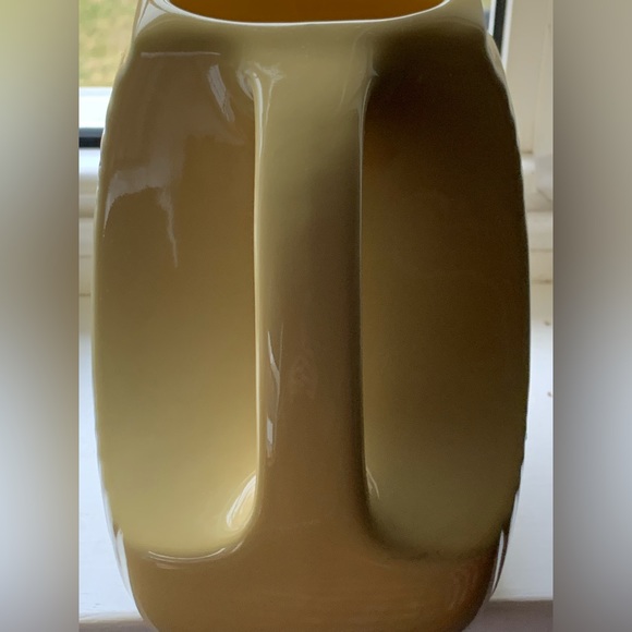 VINTAGE Fiestaware Yellow Pitcher - Picture 13 of 15